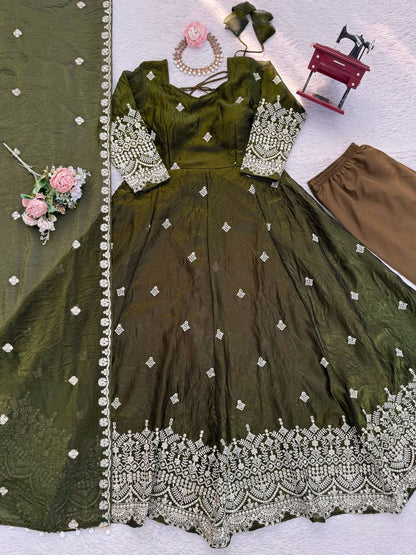 Elegant Embroidered Anarkali Suit Set with Dupatta – 2 Color Options