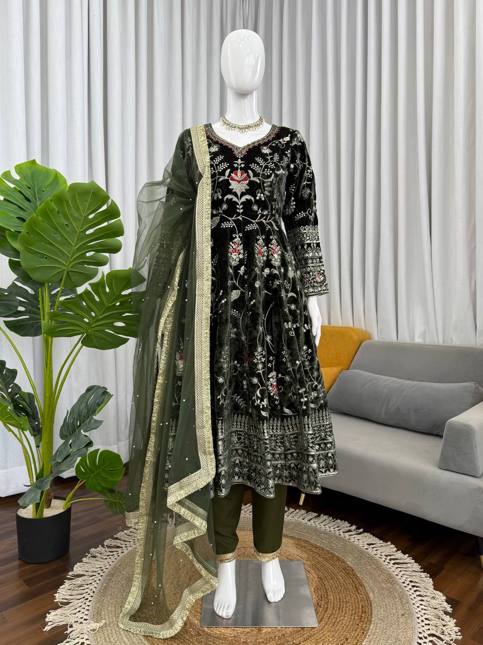 Green Velvet Heavy Embroidered Anarkali Kurta Pant Set with Dupatta – Festive & Wedding Wear