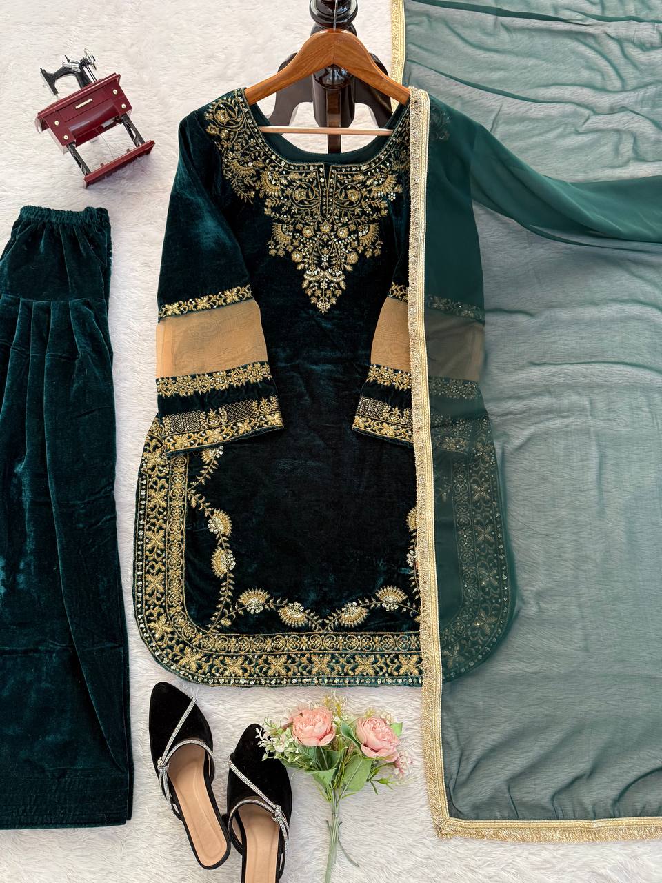 Emerald Green Velvet Heavy Embroidered Kurta Pant Set with Dupatta – Festive & Wedding Wear