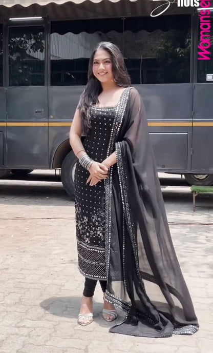 Black Mirror Work Sleeveless Kurta Pant Set with Dupatta – Festive & Party Wear